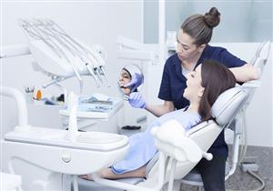 ما مدة بقاء الحشو المؤقت في الأسنان؟