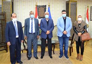 محافظ السويس يبحث الاستفادة من مياه الصرف الزراعي 