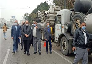 انتشار سيارات الشفط.. محافظ القاهرة يتفقد استعدادات مواجهة الأمطار