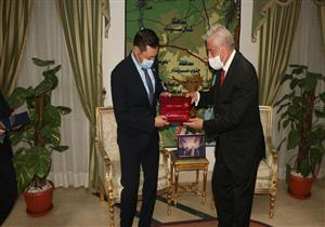 محافظ جنوب سيناء يبحث سبل تفعيل التوأمة بين شرم الشيخ و"ألماتي" الكازاخستانية