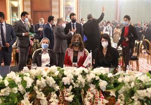 "قمة مصر للأفضل" تكرم وزيرة البيئة لجهودها في خدمة العمل البيئي 