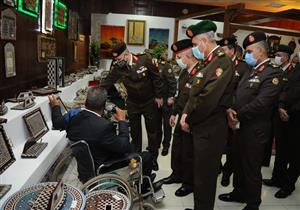 القوات المسلحة تنظم معرضا فنيا لإبداعات المحاربين القدماء بمناسبة يوم الشهيد 