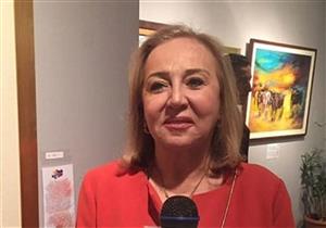 اليوم.. وزيرتا "التخطيط" و"الهجرة" تفتتحان "طوى أرض النور" للتشكيلية رنده فؤاد