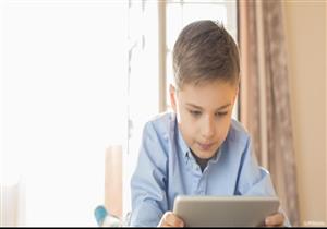 كيف تعرف أن ابنك يشاهد أفلاما إباحية؟.. إليك الطريقة الصحيحة للتعامل معه