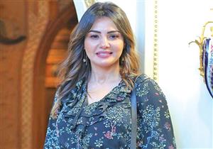 "خدوا بصة على خيبتنا والدكاترة والإرهاق".. دينا فؤاد توجه رسالة للحاسدين