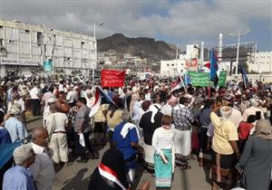 عدن على صفيح ساخن.. الانتقالي الجنوبي يحشد ضد الحكومة والسعودية تتوسط
