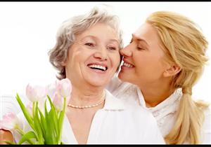 قبل عيد الأم.. 8 طرق بسيطة تساعدك على تحسين علاقتك مع حماتك