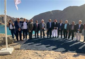 بعد توقف المشروع لسنوات.. محافظ جنوب سيناء يضع حجر أساس "الفيورد" بطابا (صور)