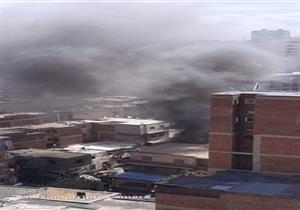 حريق يلتهم محلًا تجاريًا بعقار سكني وسط الإسكندرية