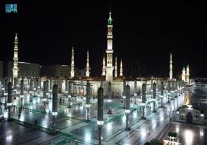 شؤون المسجد النبوي: توزع أكثر من 200 ألف عبوة زمزم ليلة 29