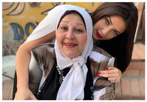 تشييع جنازة والدة رضوى الشربيني من مسجد السيدة نفيسة 