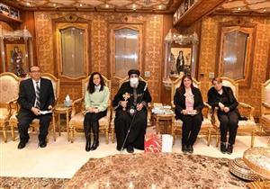  البابا تواضروس يستقبل بعض الأسر من عدة إيبارشيات لـ"نوال البركة" 