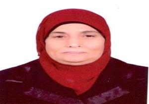 الأم المثالية في السويس حولت محنة وفاة زوجها بالسرطان إلى منحة