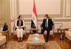 البيئة والاتصالات توقعان بروتوكول تعاون بشأن تسهيل إنشاء أبراج المحمول