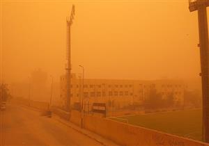 بالصور.. عاصفة ترابية تجتاح أسوان