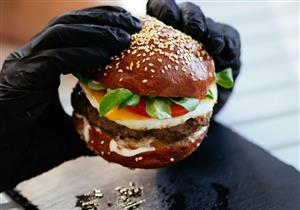 وجبة واحدة فقط من هذه الأطعمة قد تزيد من خطر قاتل يهدد حياتنا