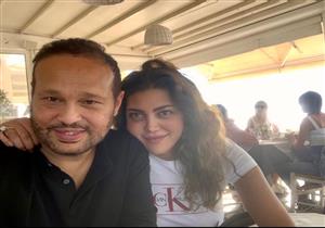 ريهام حجاج توجه رسالة رومانسية لزوجها محمد حلاوة