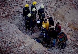 عقار جسر السويس.. استمرار رفع أنقاض ​ ولا حصيلة عن العدد الكلي للسكان وقت الانهيار 