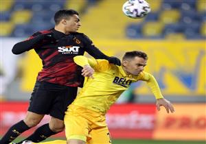 "طرد وصدام".. ملخص لمسات مصطفى محمد في خسارة جالاتا سراي (فيديو)