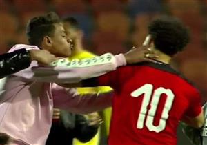 "تصرف غير واعي".. أديب عن واقعة تدافع المشجعين على محمد صلاح