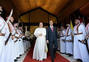 لقاء تاريخي بين المرجع الديني الأعلى في العراق وبابا الفاتيكان (فيديو)