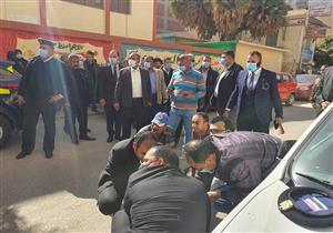 ابتلع لسانه وأنقذه 3 أطباء.. قصة رجل مرور وطفل في موكب محافظ السويس