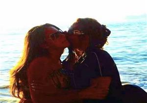 دنيا عبدالعزيز تحيي ذكرى رحيل والدتها