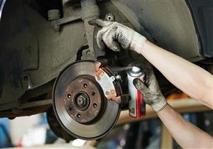 بعد التوقف لفترة طويلة.. كيف يمكن التخلص من الصدأ الذي يهاجم الفرامل؟