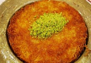 تجنبًا لأضرار السكريات والدهون.. كيف تتناول الكنافة بطريقة صحية في رمضان؟