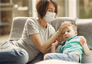 رئيس المناعة بعين شمس: إصابات الأطفال بكورونا لا تكون شديدة بل تكون نادرة