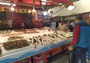 فيديو.. إقبال المواطنين على سوق أسماك بورسعيد أول جمعة في رمضان