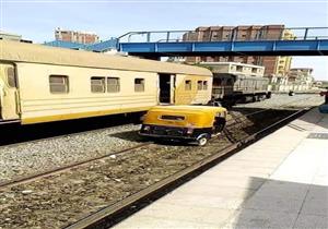 الداخلية تكشف تفاصيل صورة سير "توك توك" على قضبان القطارات في الشرقية