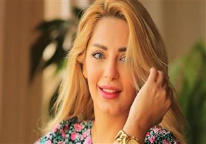 "داري شمعتك تقيد".. مي حلمي تنشر صورة مع شريكها الجديد