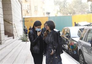 بالصور- بكاء جومانا مراد في عزاء ابنتها 