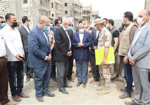 "شعراوي" و"راشد" يتفقدان مشروع مساكن متضرري السيول بقرية الديسمي بالصف