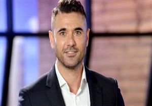 ببدلة باللون الأسود.. أحمد عز في حفل موكب المومياوات الملكية  