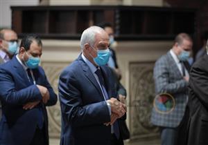 صور.. محافظ الجيزة وأعضاء "الشيوخ" و"النواب"يؤدون صلاة عيد الفطر بالعجوزة