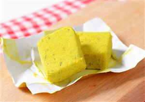 هل إضافة مكعبات مرقة الدجاج إلى الطعام يسبب الإصابة بالسرطان؟