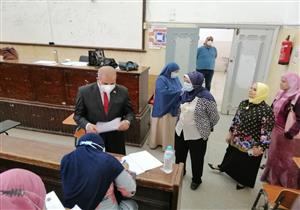 رئيس جامعة الأزهر يتفقد لجان امتحانات السنة التأهيلية بكلية دراسات بنات القاهرة