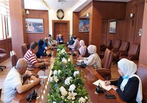 محافظ بورسعيد يتابع مشروعات تطوير حي الضواحي