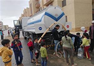  محافظ جنوب سيناء يستجيب لاستغاثة سكان تجمعات بير زغير ويمدهم بسيارات مياه شرب