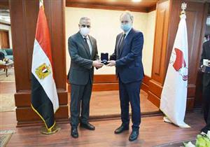 في أول زيارة له.. محافظ سوهاج يستقبل سفير الاتحاد الأوروبي - صور