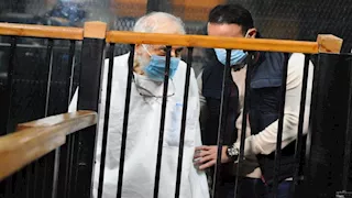 بعد ظهوره في رأس الأفعى.. أين تم القبض على الإخواني محمود عزت وماذا كان بحوزته؟