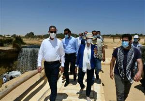 فيديو.. وزيرة البيئة ومحافظ الفيوم يتفقدان أعمال تطوير وادي الريان