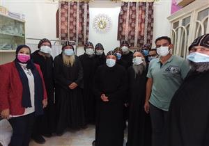 صور.. رهبان دير الشايب بالأقصر يتلقون الجرعة الأولي من لقاح كورونا