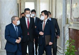 وزير الإنتاج الحربي يلتقي وزير برنامج إدارة المشتريات الدفاعية بكوريا الجنوبية 