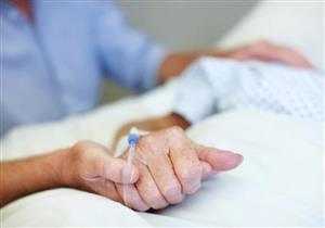 بسبب صبغة شعر.. ممرضة تدخل في غيبوبة داخل مركز طبي بقنا