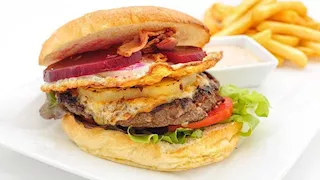 الأطعمة الدهنية تهدد قلبك.. إليك السبب 