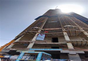 الأعلى في أفريقيا.. تركيب أول قطع زجاجية لواجهة البرج الأيقوني بالعاصمة الإدارية