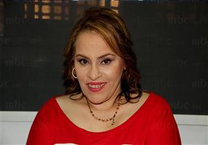 نجل الفنانة نادية العراقية يطلب الدعاء لوالدته